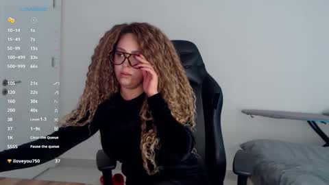 Snapshot of _just_a_queen_3 chatting on March 8, 2026, 9:02 am _just_a_queen_3 online show from March 8, 2026, 9:02 am