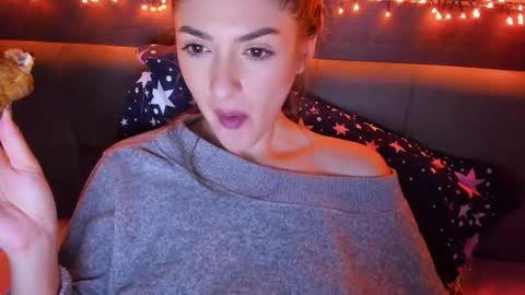 _just_a_simple_girl online show from October 24, 2025, 9:44 pm