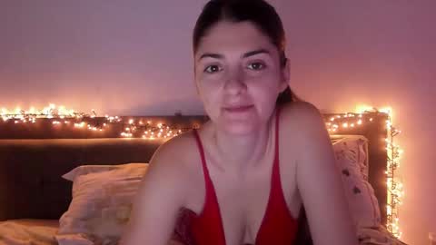 _just_a_simple_girl online show from November 24, 2025, 2:39 pm