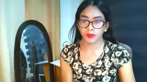 _karie_ online show from April 28, 2026, 8:41 am