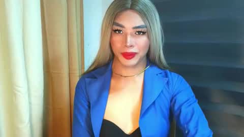 _karie_ online show from May 6, 2026, 2:08 am