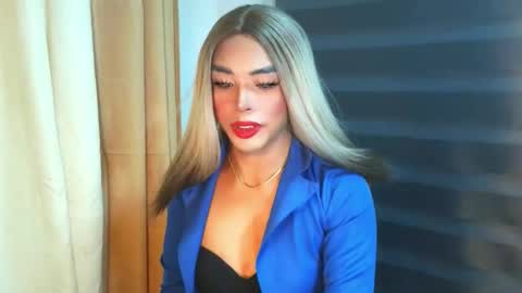 _karie_ online show from May 6, 2026, 5:40 pm