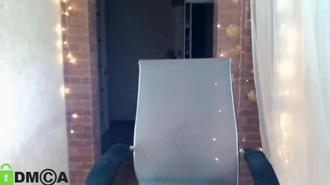  karolina online show from December 7, 2024, 3:08 pm