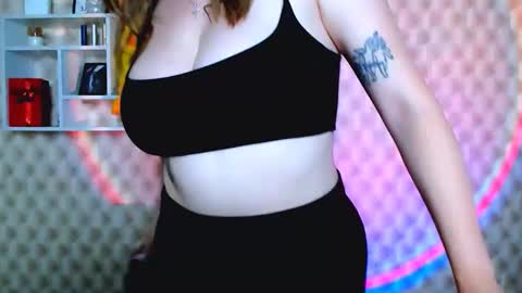 Snapshot of _kassiarayne_ chatting on May 27, 2026, 10:12 am Kassie online show from May 27, 2026, 10:12 am