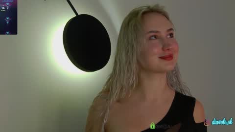 Kate online show from December 10, 2024, 4:06 pm