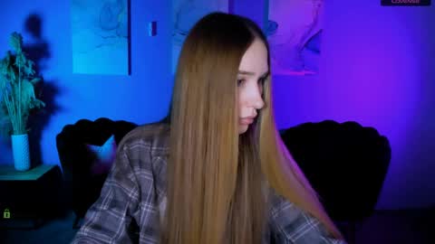 _kellykitten_ online show from May 6, 2026, 8:52 am