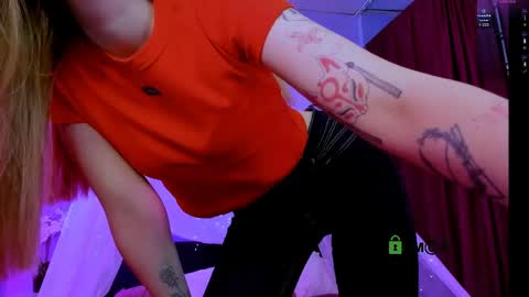 _kellykitten_ online show from May 7, 2026, 8:52 am