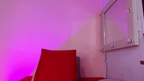 Kendall online show from September 24, 2025, 11:57 am