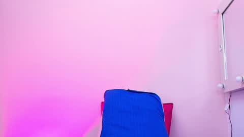 Kendall online show from October 6, 2025, 11:51 am