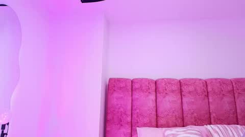 Kendall online show from November 9, 2025, 12:03 pm