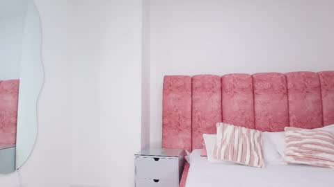 Kendall online show from November 28, 2025, 12:08 pm