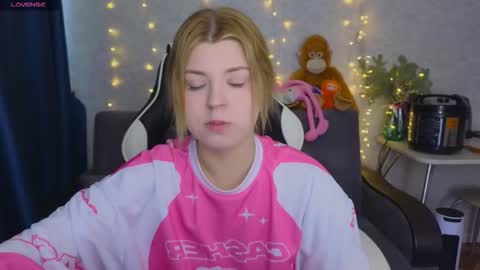 Molly   Emily online show from March 4, 2026, 11:49 am