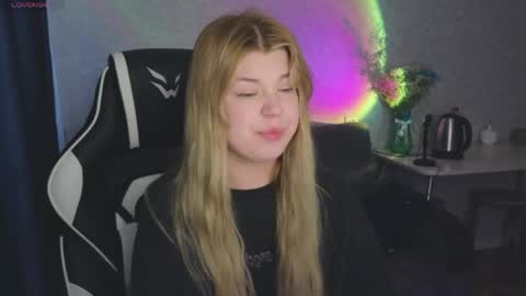 Molly   Emily online show from May 5, 2026, 2:08 am
