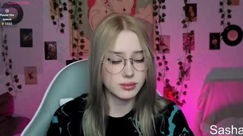 _kitekat_ online show from December 22, 2025, 2:58 pm