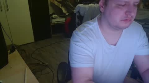 Snapshot of _kitsu_ chatting on October 12, 2025, 5:28 am _kitsu_ online show from October 12, 2025, 5:28 am