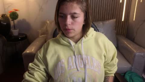 _kitten_1 online show from April 29, 2026, 2:59 am