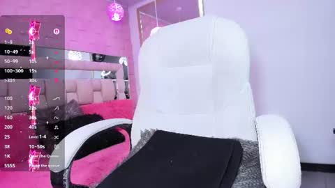 Laura online show from June 26, 2026, 1:37 pm
