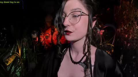 Snapshot of _lady_luna_ chatting on May 16, 2026, 10:30 pm Lady Luna online show from May 16, 2026, 10:30 pm