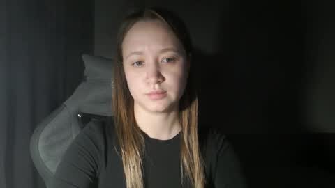 Snapshot of _lalune_ chatting on March 6, 2026, 10:23 am _lalune_ online show from March 6, 2026, 10:23 am