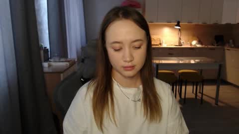 Snapshot of _lalune_ chatting on March 8, 2026, 8:51 am _lalune_ online show from March 8, 2026, 8:51 am