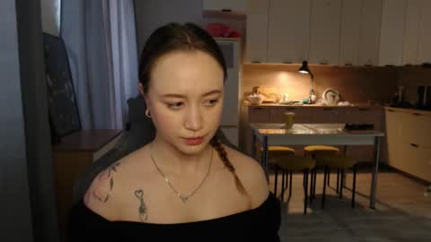 Snapshot of _lalune_ chatting on March 20, 2026, 5:45 am _lalune_ online show from March 20, 2026, 5:45 am