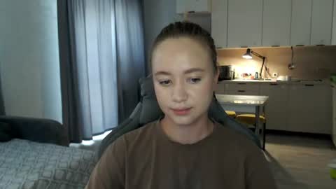 _lalune_ online show from July 29, 2026, 5:38 am