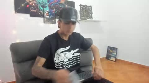 _latinhot_420 online show from April 25, 2026, 2:47 pm