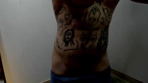 Snapshot of _layne chatting on October 8, 2025, 11:08 am Layne online show from October 8, 2025, 11:08 am