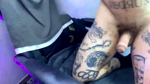 Snapshot of _layne chatting on October 13, 2025, 7:52 am Layne online show from October 13, 2025, 7:52 am