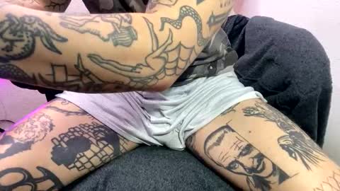 Snapshot of _layne chatting on October 22, 2025, 2:50 pm Layne online show from October 22, 2025, 2:50 pm