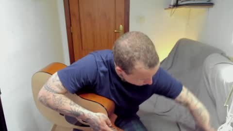 Layne online show from May 1, 2026, 12:10 pm