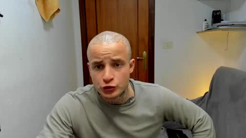 Layne online show from May 5, 2026, 9:06 am