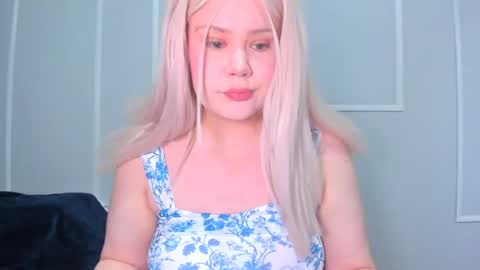 leana online show from September 23, 2025, 1:47 pm