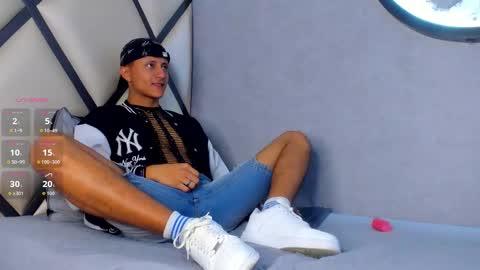 Snapshot of _leohot_ chatting on September 14, 2025, 3:27 am _leohot_ online show from September 14, 2025, 3:27 am
