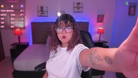 Liily online show from March 6, 2025, 1:57 pm
