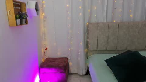 Ivy 3 online show from January 30, 2025, 7:59 pm