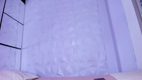 Snapshot of _littlelia chatting on October 31, 2025, 12:06 pm Anna online show from October 31, 2025, 12:06 pm