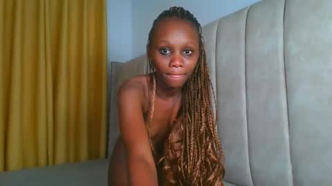 Littlevenus online show from September 20, 2025, 3:02 pm