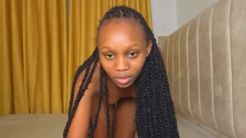 Littlevenus online show from October 25, 2025, 2:35 pm