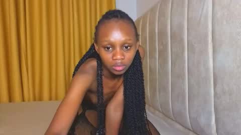 Littlevenus online show from November 10, 2025, 12:31 am