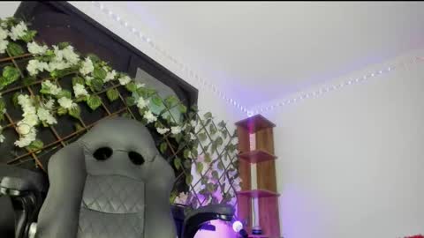 Lizzy Keen online show from September 13, 2025, 10:09 pm