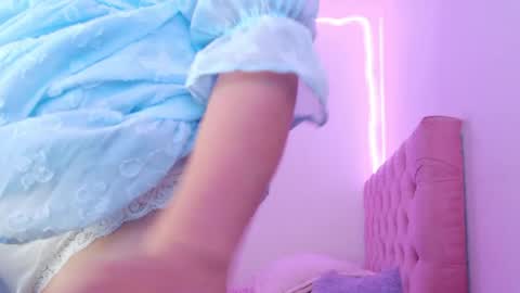 Sofia 3 online show from May 6, 2026, 9:09 pm