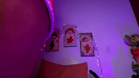 Lorrayne online show from December 26, 2024, 6:12 pm