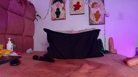 Lorrayne online show from December 29, 2024, 3:03 pm