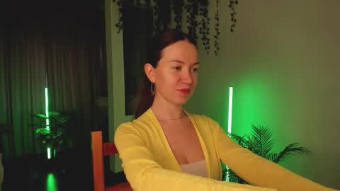 Snapshot of _lovely_lady chatting on October 19, 2025, 2:40 pm Alice online show from October 19, 2025, 2:40 pm