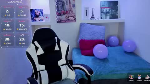 Snapshot of _lucia_21 chatting on October 4, 2025, 4:10 am Lucia online show from October 4, 2025, 4:10 am