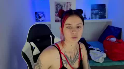 Snapshot of _lucia_21 chatting on October 13, 2025, 7:03 pm Lucia online show from October 13, 2025, 7:03 pm