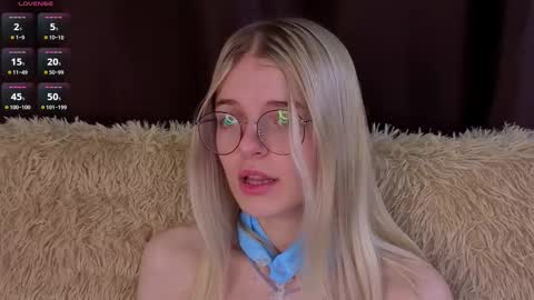 Monica online show from November 30, 2025, 9:30 pm