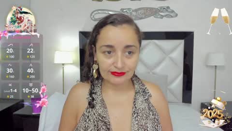  luna  sweet  online show from January 6, 2025, 3:20 am