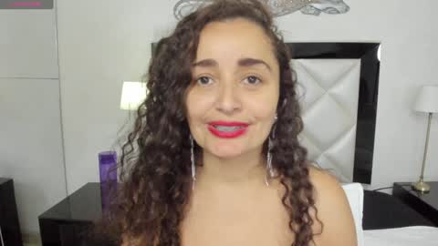  luna  sweet  online show from February 3, 2025, 6:13 am